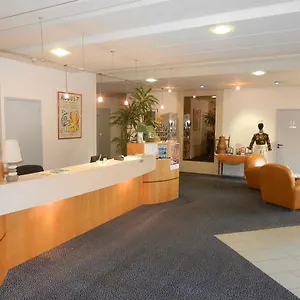 Dupleix - Hyper Centre - Parking Et Garage Gratuit ** Quimper