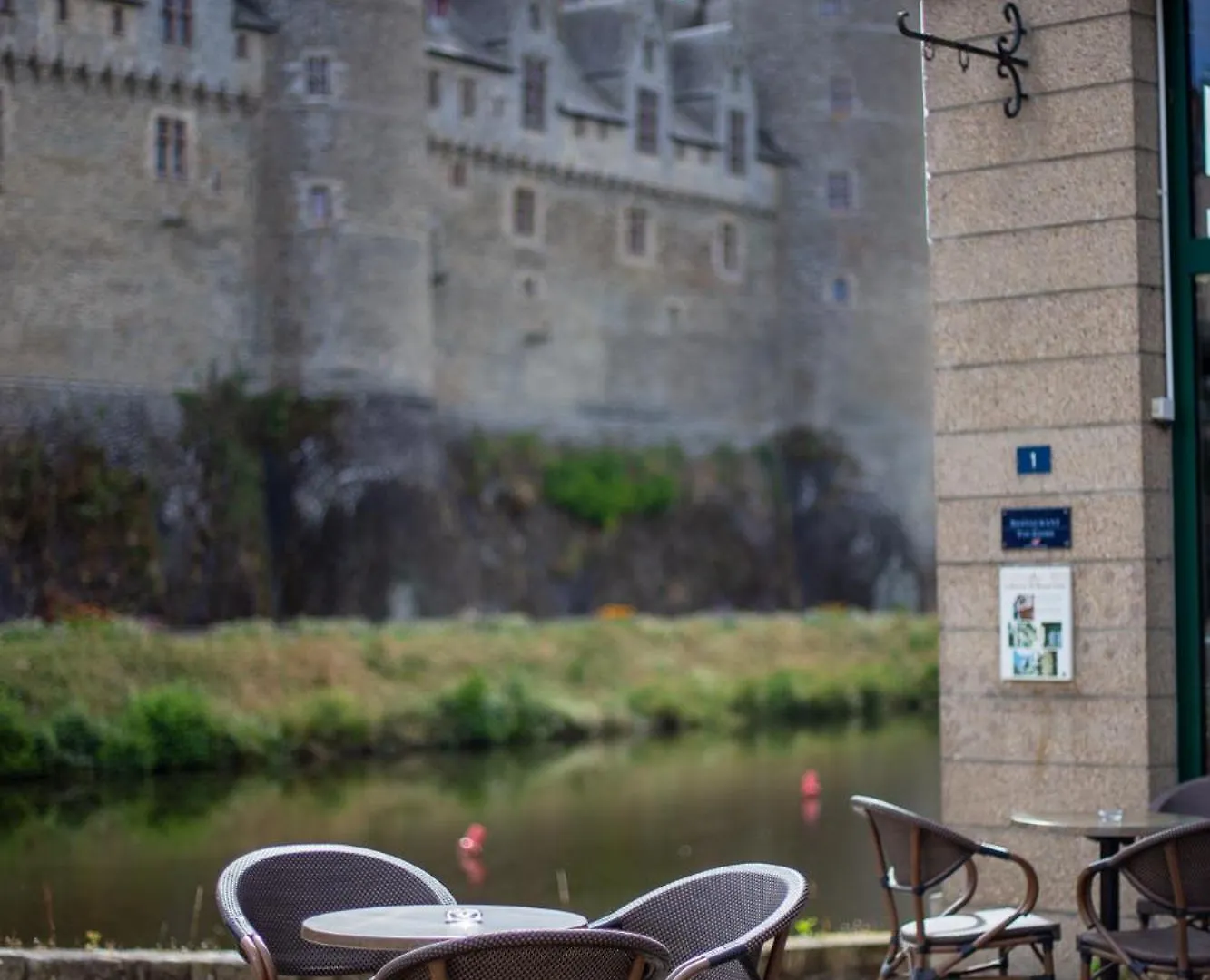 ***  Hotel Restaurant Du Chateau Josselin France